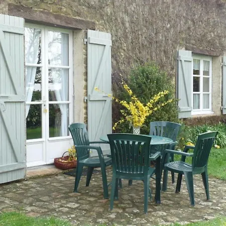 Avec Cheminee, Jardin Prive Et 3 Dans Un Ancien Corps De Ferme - Fr-1-410-128 *