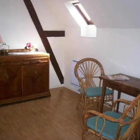 Avec Cheminee, Jardin Prive Et 3 Dans Un Ancien Corps De Ferme - Fr-1-410-128