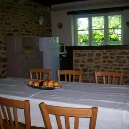 Nyaraló Avec Cheminee, Jardin Prive Et 3 Dans Un Ancien Corps De Ferme - Fr-1-410-128