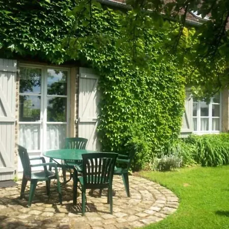 Country house Avec Cheminee, Jardin Prive Et 3 Dans Un Ancien Corps De Ferme Joue-l'Abbe